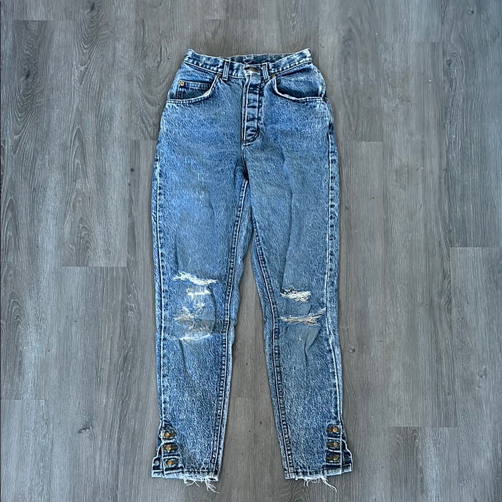Stylish Blue Distressed Women's Jeans